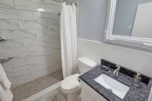 2442 Wood St, Sarasota, FL 34237 - Photo 15