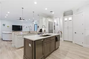 3919 Roberts Point Rd, Sarasota, FL 34242 - Photo 15