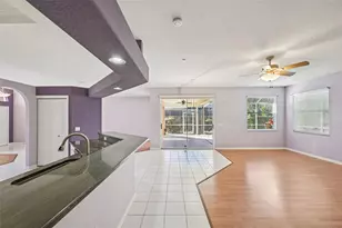 7310 38th Ct E, Sarasota, FL 34243 - Photo 9