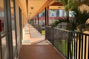 10375 Paradise Blvd, Treasure Island, FL 33706 - Photo 25
