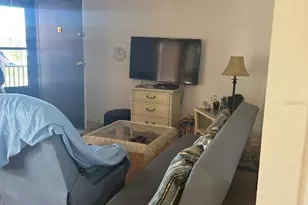 10375 Paradise Blvd, Treasure Island, FL 33706 - Photo 9