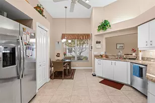 3871 Alamanda Dr, Sarasota, FL 34238 - Photo 9