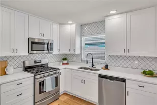 1825 Shore Acres Blvd NE, Saint Petersburg, FL 33703 - Photo 11