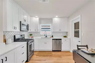 1825 Shore Acres Blvd NE, Saint Petersburg, FL 33703 - Photo 9