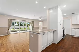 5852 Whistlewood Cir, Sarasota, FL 34232 - Photo 9