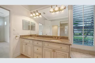 13911 Siena Loop, Lakewood Ranch, FL 34202 - Photo 35