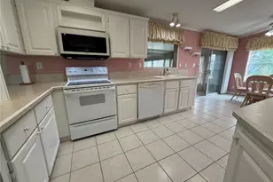 8466 Imperial Cir, Palmetto, FL 34221 - Photo 7