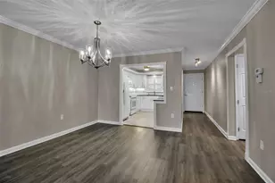 3484 Lake Bayshore Dr, Bradenton, FL 34205 - Photo 9