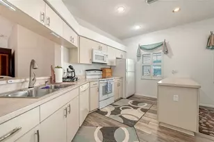 4977 Tamarack Trail, Venice, FL 34293 - Photo 15