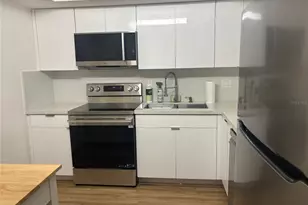 1540 Glen Oaks Dr E, Sarasota, FL 34232 - Photo 9