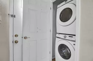 960 La Costa Cir, Sarasota, FL 34237 - Photo 25