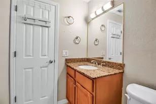 960 La Costa Cir, Sarasota, FL 34237 - Photo 21
