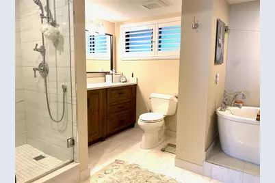 2675 Gulf Of Mexico Drive #302, Longboat Key, FL 34228 - Photo 11