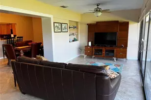 5581 Golf Pointe Dr, Sarasota, FL 34243 - Photo 15