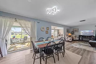 3286 Brunswick Ln, Sarasota, FL 34239 - Photo 9