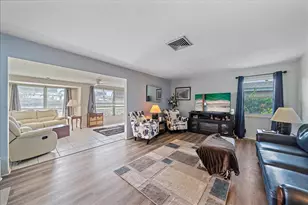 3286 Brunswick Ln, Sarasota, FL 34239 - Photo 7