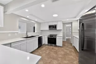 4570 Hidden River Rd, Sarasota, FL 34240 - Photo 31