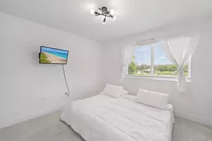 2587 Temple St, Sarasota, FL 34239 - Photo 43