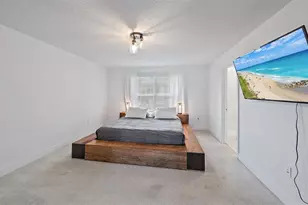 2587 Temple St, Sarasota, FL 34239 - Photo 23
