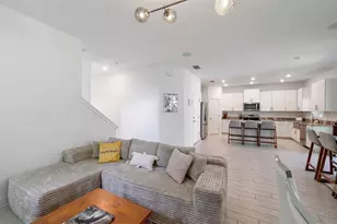 2587 Temple St, Sarasota, FL 34239 - Photo 5