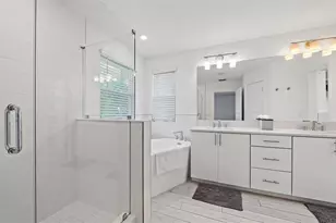 2587 Temple St, Sarasota, FL 34239 - Photo 29