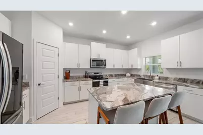 2587 Temple Street, Sarasota, FL 34239 - Photo 7