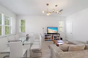 2587 Temple St, Sarasota, FL 34239 - Photo 3