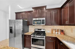6342 Positano Ct, Sarasota, FL 34243 - Photo 7