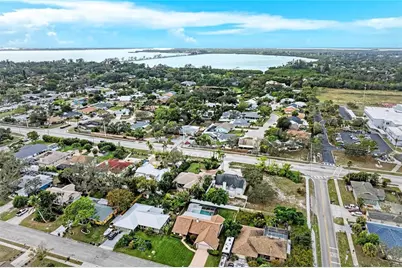 411 75th Street NW, Bradenton, FL 34209 - Photo 5