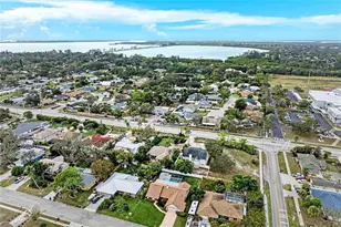 411 75th St NW, Bradenton, FL 34209 - Photo 5