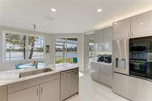 6527 Moorings Point Cir, Lakewood Ranch, FL 34202 - Photo 13