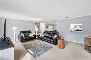 8162 Terrace Garden Dr N, Saint Petersburg, FL 33709 - Photo 11