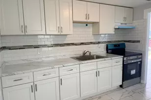 2105 11th St W, Bradenton, FL 34205 - Photo 5