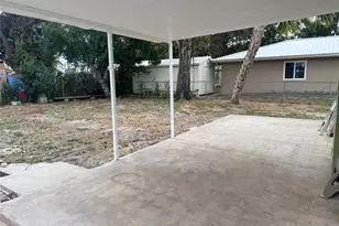 2105 11th St W, Bradenton, FL 34205 - Photo 11