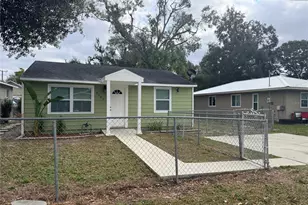 2105 11th St W, Bradenton, FL 34205 - Photo 1