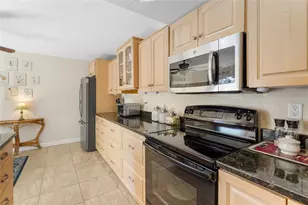 1143 Longfellow Rd, Sarasota, FL 34243 - Photo 25