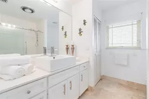 402 Devonshire Ln, Venice, FL 34293 - Photo 15