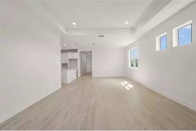 9500 Lunar Dove Drive, Sarasota, FL 34240 - Photo 5