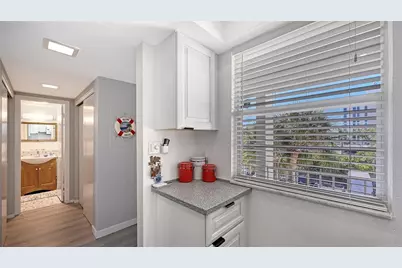 4360 Chatham Drive #305, Longboat Key, FL 34228 - Photo 13