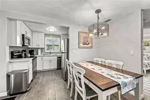 1123 Crescent St, Sarasota, FL 34242 - Photo 9