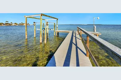 2512 Avenue A, Bradenton Beach, FL 34217 - Photo 9