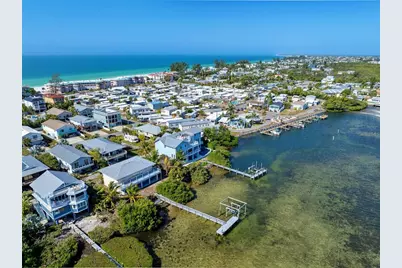2512 Avenue A, Bradenton Beach, FL 34217 - Photo 31