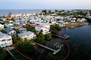2512 Ave A, Bradenton Beach, FL 34217 - Photo 5