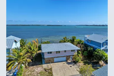 2512 Avenue A, Bradenton Beach, FL 34217 - Photo 9