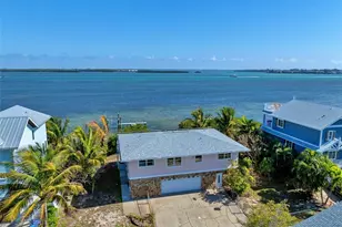 2512 Ave A, Bradenton Beach, FL 34217 - Photo 9