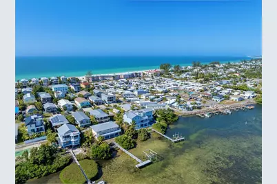 2512 Avenue A, Bradenton Beach, FL 34217 - Photo 13