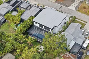 2450 Hawthorne St, Sarasota, FL 34239 - Photo 63