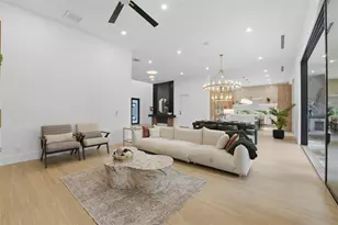 2450 Hawthorne St, Sarasota, FL 34239 - Photo 13