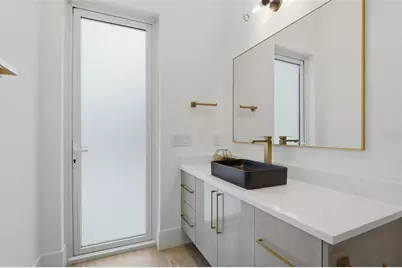 2450 Hawthorne Street, Sarasota, FL 34239 - Photo 15