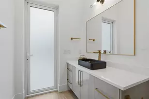 2450 Hawthorne St, Sarasota, FL 34239 - Photo 15